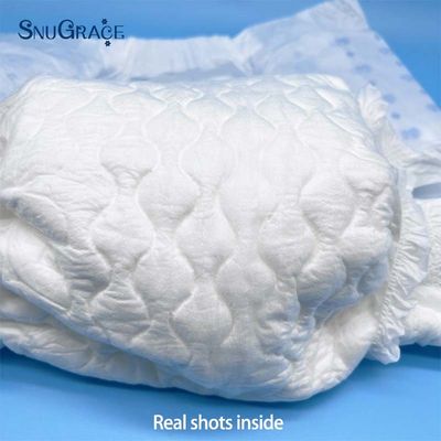成人用使い捨て用おむつ おむつサプライヤー フルフパルスと吸収性 800ml-6000ml