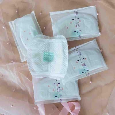 超薄型一次性乳房パッド 産婦用 ママ用 毛糸パルプ SAP 織物のない布