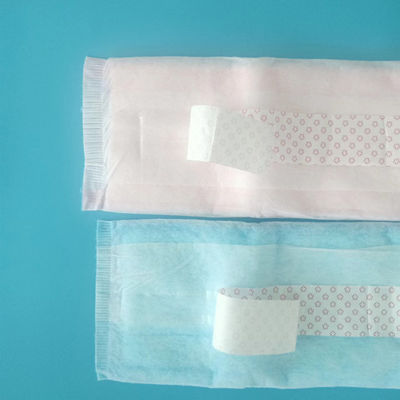 超吸収性コアを持つ大型の使い捨て産婦用パッドが大量に提供されています