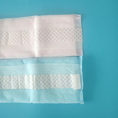 超吸収性コアを持つ大型の使い捨て産婦用パッドが大量に提供されています
