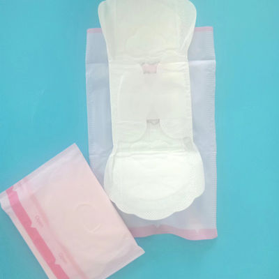 女性用 柔らかい 衛生ナプキン 翼のあるデザイン 卸売販売